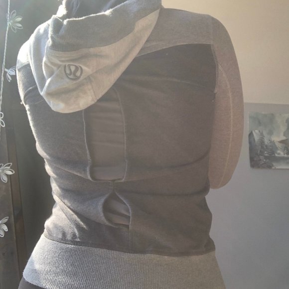 Limited edition LULULEMON jacket - Picture 4 of 4